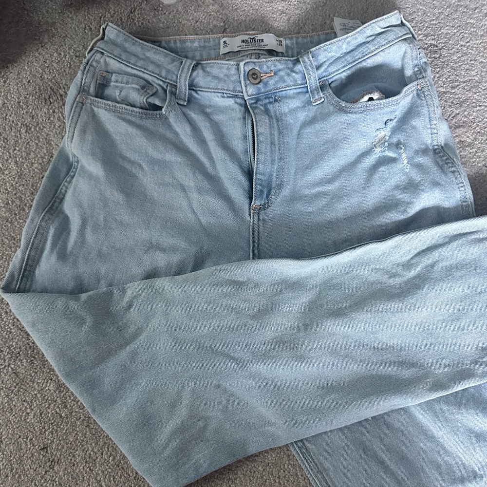 Hollister Men's Relaxed Fit Jeans in Light Blue